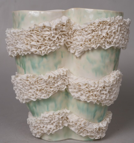 Cream and green ruffle ceramic vase in the Tongxin ceramic collection