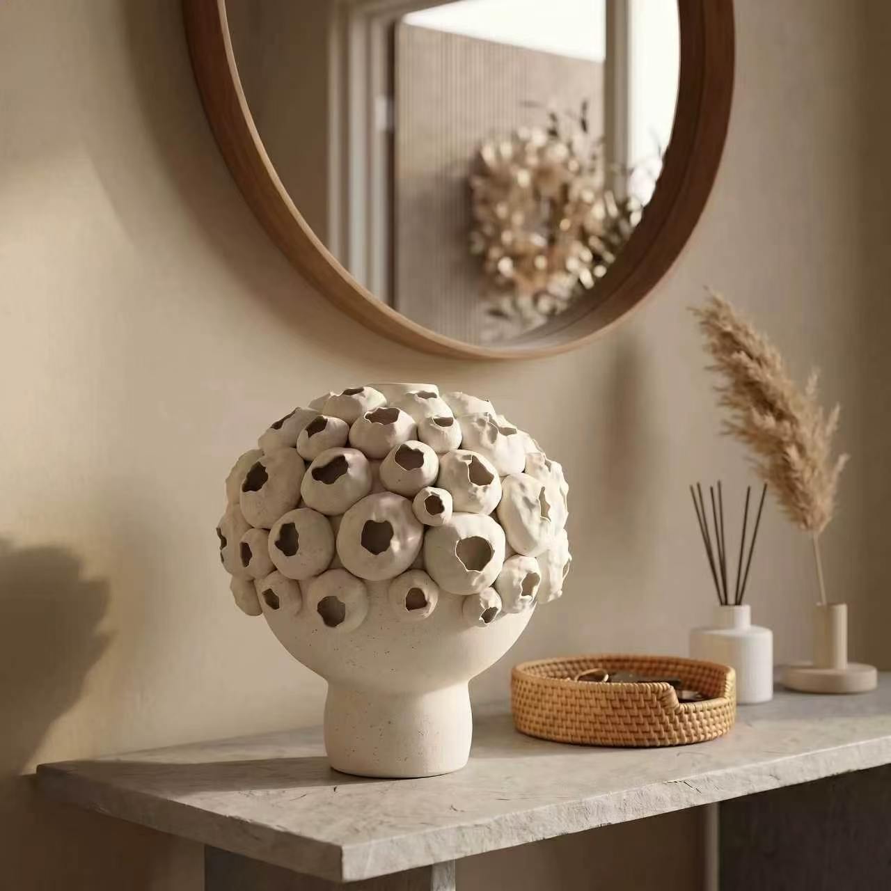 Pod cluster sphere vase, cream