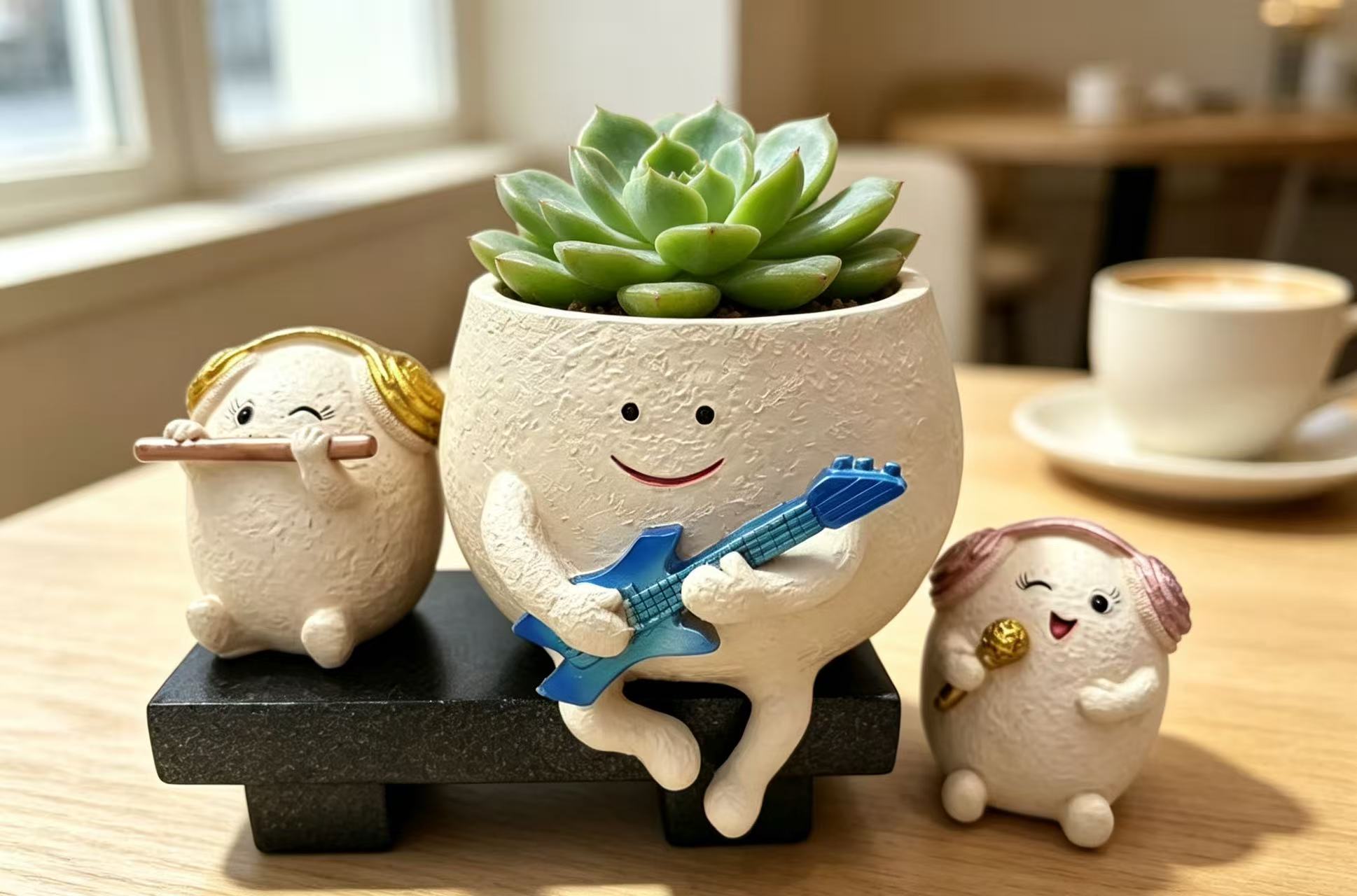 Music character ceramic planter in the Tongxin ceramic collection